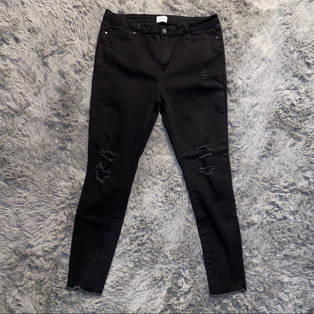 Black High Rise Distressed Ankle Jeans